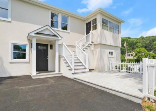 3 Hill St, New Canaan, CT 06840-4801