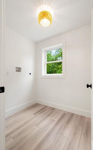 223 Lawrence Rd, Salem NH  03079-4389 exterior