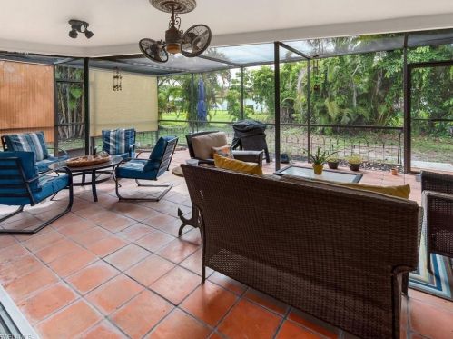 46 Thorncrest Ln, Naples FL  34113-8335 exterior