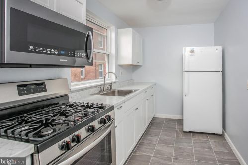 629 Hamilton St, Norristown PA 19401-4201 exterior