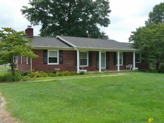 623 Lazy Ln, Kingsport, TN 37663-2401