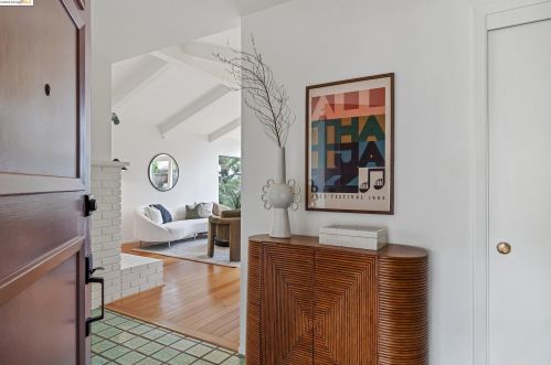 13050 Brookpark Rd, Oakland CA  94619-3504 exterior