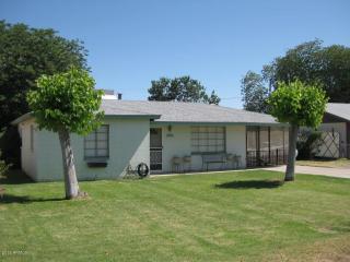 6134 Frier Dr, Glendale, AZ 85301-1223