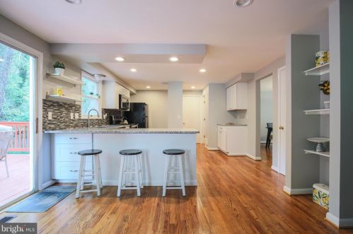 5918 Vernons Oak Ct, Springfield, VA 22015-2514