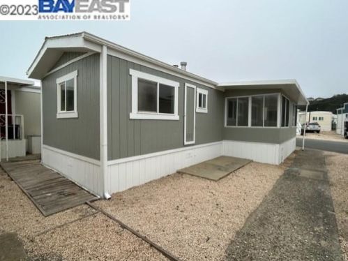 321 3rd Ave, Pacifica CA  94044-2204 exterior