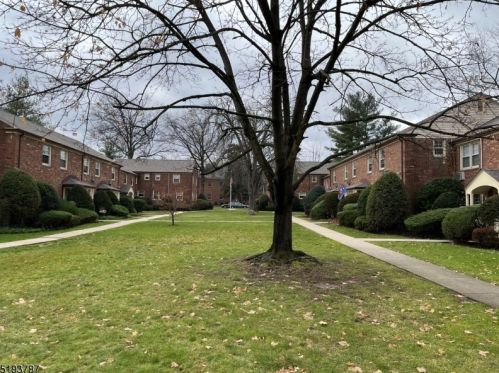 380 Main St, Chatham Township NJ  07928-2113 exterior