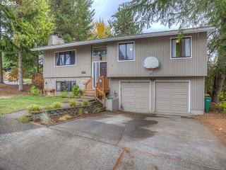 18430 Lapaz Ct, Beaverton, OR 97007-5271