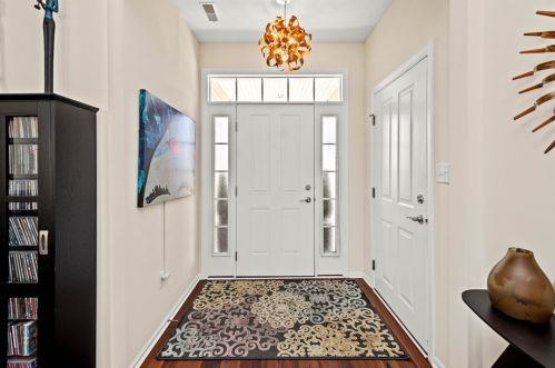 216 Hill Place Dr, Mc Donald, PA 15057-3203