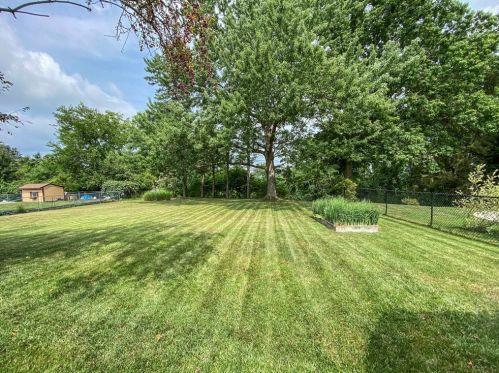 242 Oakcrest Ln, Pittsburgh, PA 15236-4208