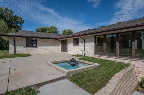 1545 Cedar Ln, Milwaukee WI  53217-1102 exterior