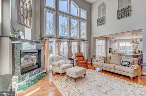 18292 St Georges Ct, Leesburg VA  20176-7421 exterior