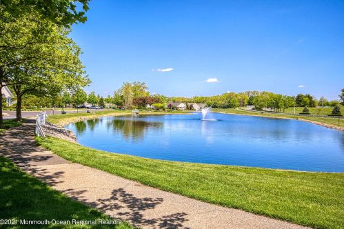 27 Valley Stream Ln, Lakewood NJ  08701-5746 exterior