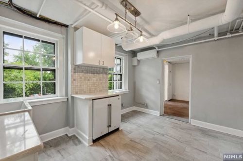 85 Undercliff Rd, Montclair NJ  07042-1616 exterior