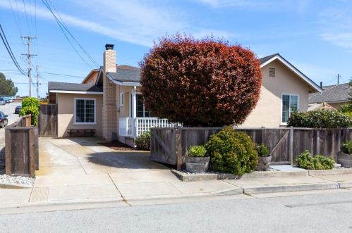 1738 Goodwin St, Seaside CA  93955-4414 exterior