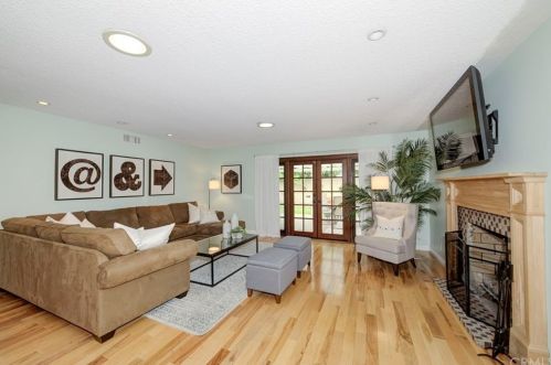 4865 Hazelnut Ave, Seal Beach CA  90740-3018 exterior