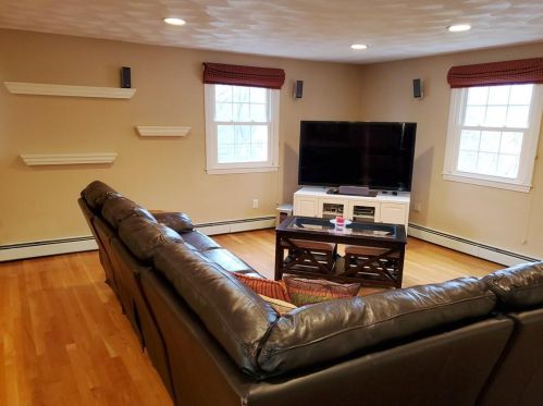 19 Ducarl Dr, Lincoln RI  02865-1320 exterior