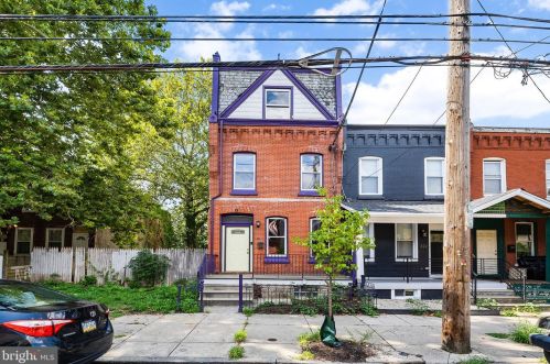 320 42nd St, Philadelphia, PA 19104-4016