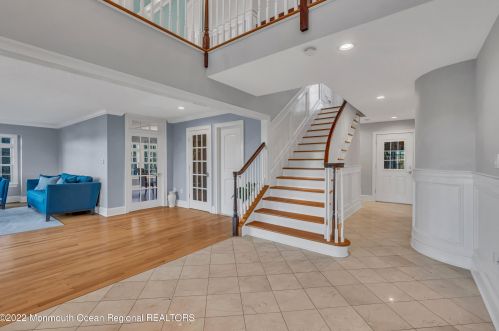 34 Windsor Dr, Little Silver NJ  07739-1311 exterior