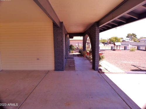 5226 71st Ave, Glendale AZ  85303-5804 exterior
