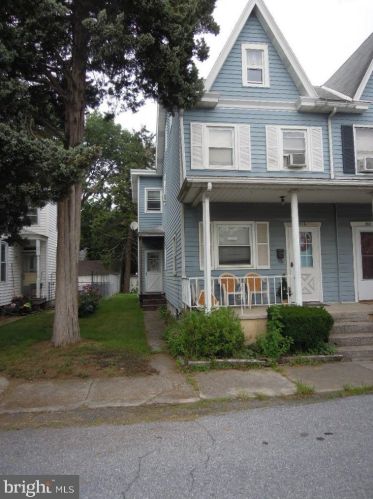 516 Eshelman St, Highspire, PA 17034-1530