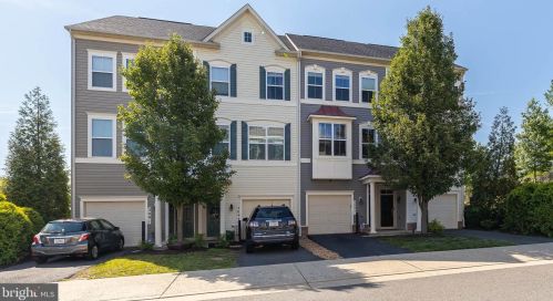 3095 Chinkapin Oak Ln, Woodbridge, VA 22191-7516