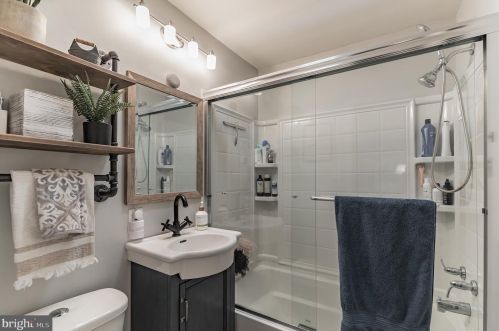 107 Allison Rd, Willow Grove PA  19090-3112 exterior