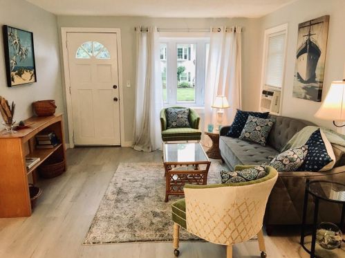 121 Damon Ave, Warwick, RI 02889-3322