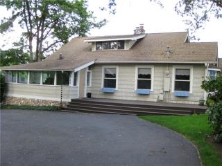 9617 Maple Ave, Lakewood, WA 98499-1830