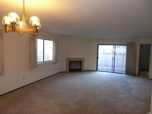 1745 Burgundy Pl, Santa Rosa, CA 95403-7214