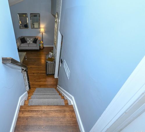 772 Pat Dr, West Islip NY  11795-3537 exterior