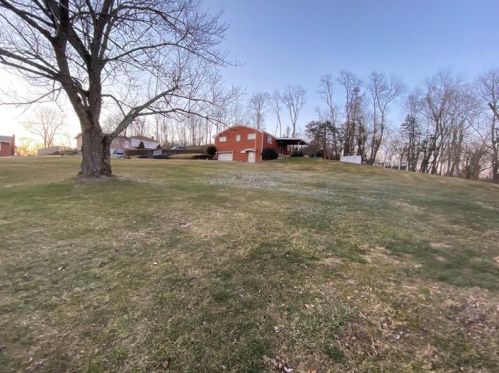 5056 Union St, Finleyville, PA 15332-1141