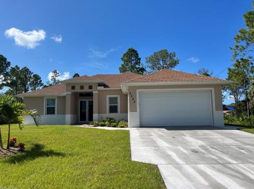 2003 10th St, Lehigh Acres, FL 33936-0032