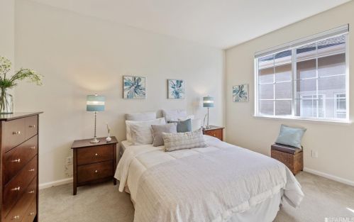 600 Landmark Ln, Redwood City CA  94065-2888 exterior