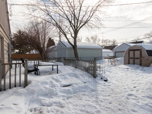 9009 Auer Ave, Milwaukee WI 53212-2204 exterior