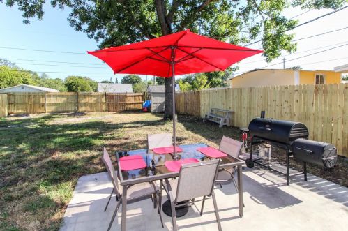 2828 41st Ave, Saint Petersburg FL  33714-4546 exterior
