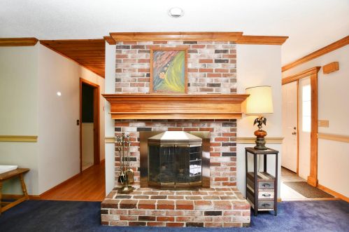 44 Tolend Rd, Dover NH  03820-5501 exterior