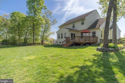 26 Colonel Miles Ct, Harpers Ferry WV  25425-3109 exterior