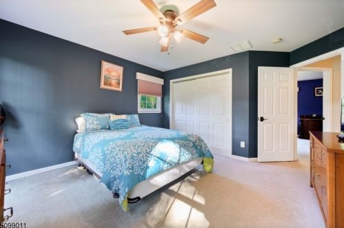 12 Stacey Ct, Sparta NJ  07871-1000 exterior