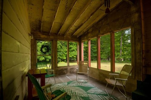 856 Sugar Hollow Rd, Hermitage PA  16148-2414 exterior