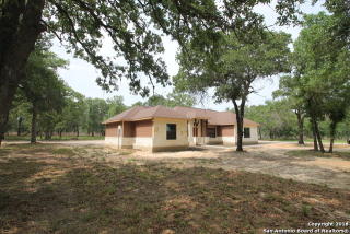 511 Cherry Rdg, Floresville, TX 78114-4209
