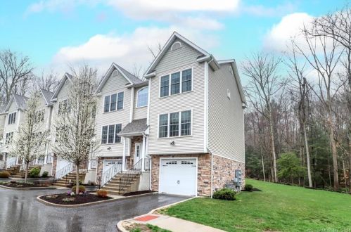 26 Old Oak Dr, Brookfield Center, CT