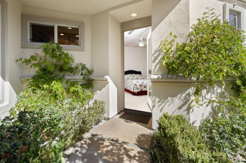 27 Toscana Way, Rancho Mirage CA  92270-1977 exterior