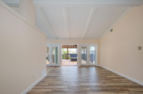 701 Bollenbacher St, San Diego, CA 92114-1827