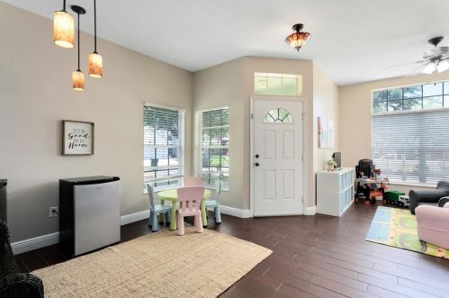 13567 Mirror Lake Dr, Orlando, FL 32828-7423