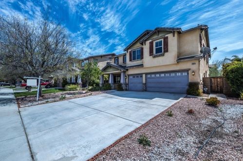 53014 Sweet Juliet Ln, Lake Elsinore, CA 92532-1563