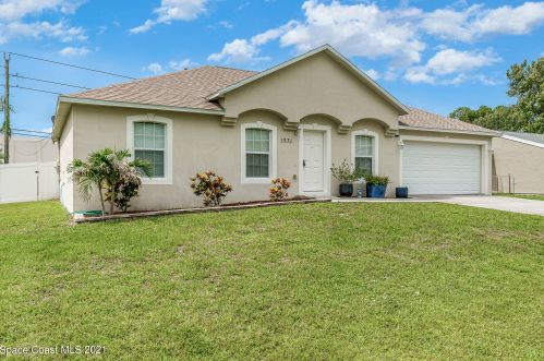 1231 Vineland St, Cocoa, FL 32927-4905