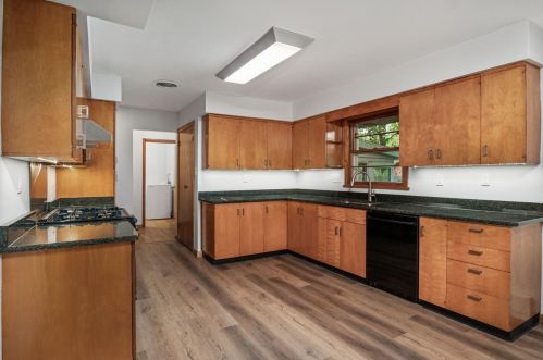 744 Williams Dr, Crown Point IN  46307-4822 exterior