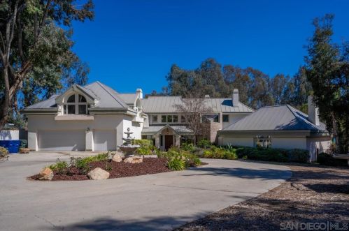 5241 Alzeda Dr, La Mesa, CA 91941-5726