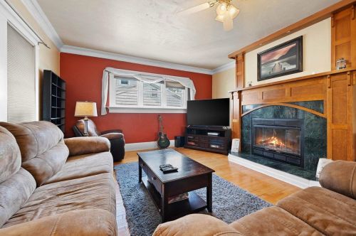 711 Hubbard St, Green Bay, WI 54303-2826