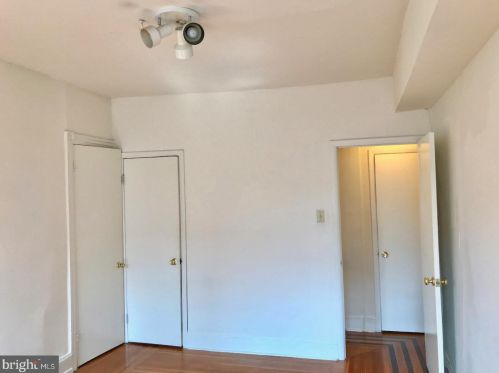 317 10th St, Philadelphia PA  19107-6144 exterior